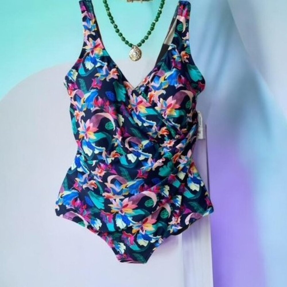 Australian One-Piece Swimsuit Seekers Essential Size 16 New With Tag